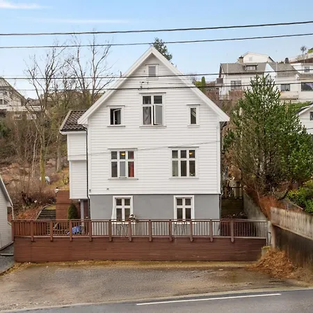 아파트 Big, Family Friendly 6 Min From The Centrum