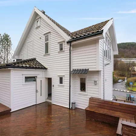 Big, Family Friendly 6 Min From The Centrum